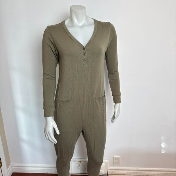 SMASH & TESS - Wednesday Romper in Olive. Henley with front patch pockets. - Picture 3 of 6